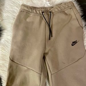 Nike tech Joggers